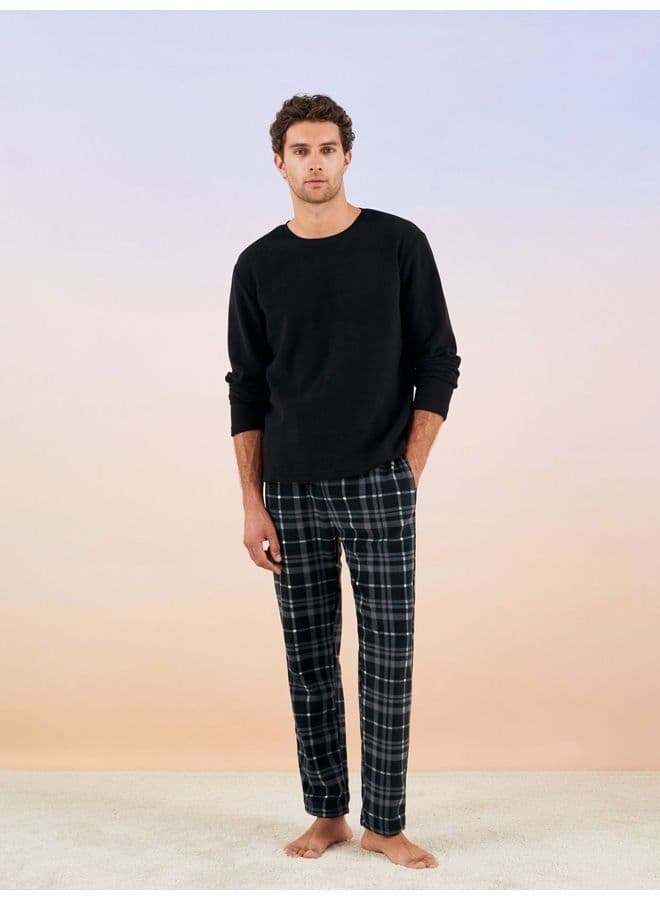 Standard Pattern Plaid Fleece Men's Pajamas Set - Image 1